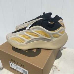 Yeezy 700 V3 Safflower size 8.5 ( SOLD)